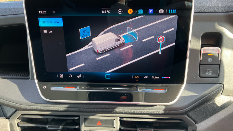 Volkswagen Crafter Cr35 Mwb Diesel Fwd 2.0 TDI 140PS Commerce Plus High Roof Van